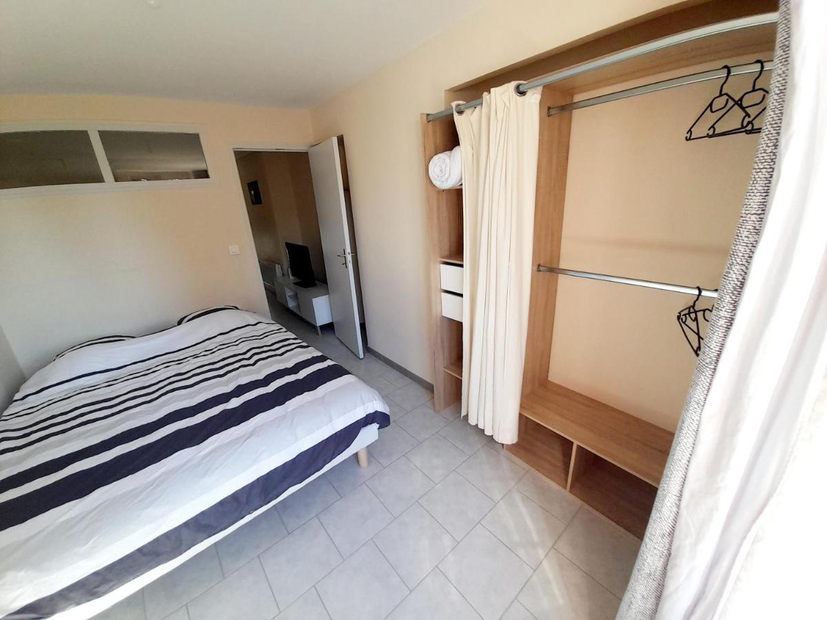 Animalier Apartment Joigny Bagian luar foto