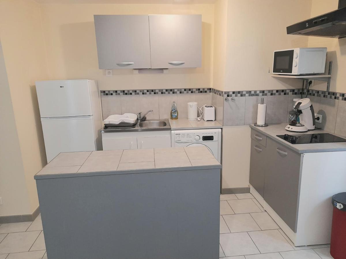 Animalier Apartment Joigny Bagian luar foto