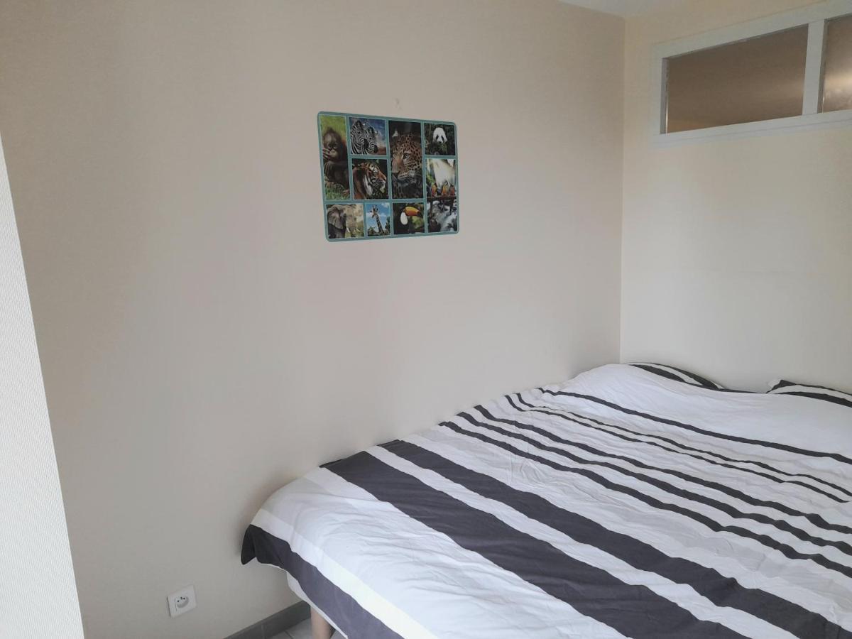 Animalier Apartment Joigny Bagian luar foto