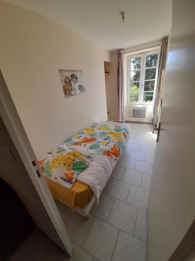 Animalier Apartment Joigny Bagian luar foto
